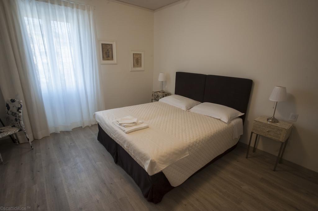 Dimora 16 Rooms & Garden Prato  Bagian luar foto