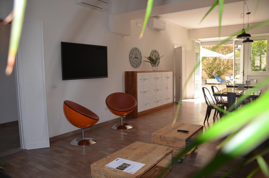 Dimora 16 Rooms & Garden Prato  Bagian luar foto