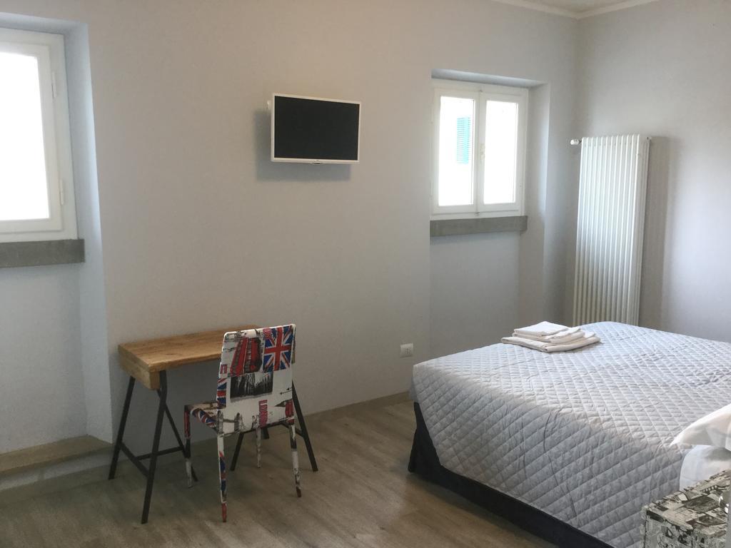 Dimora 16 Rooms & Garden Prato  Bagian luar foto